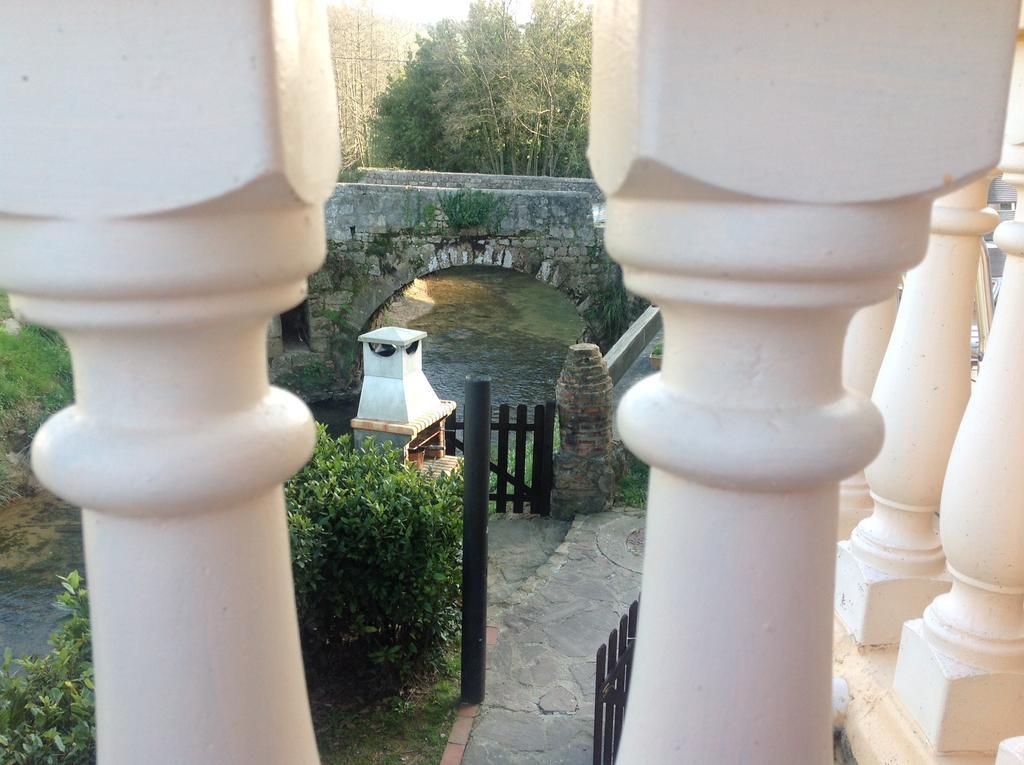 Trisileja En Puente Romano Toñanes 外观 照片