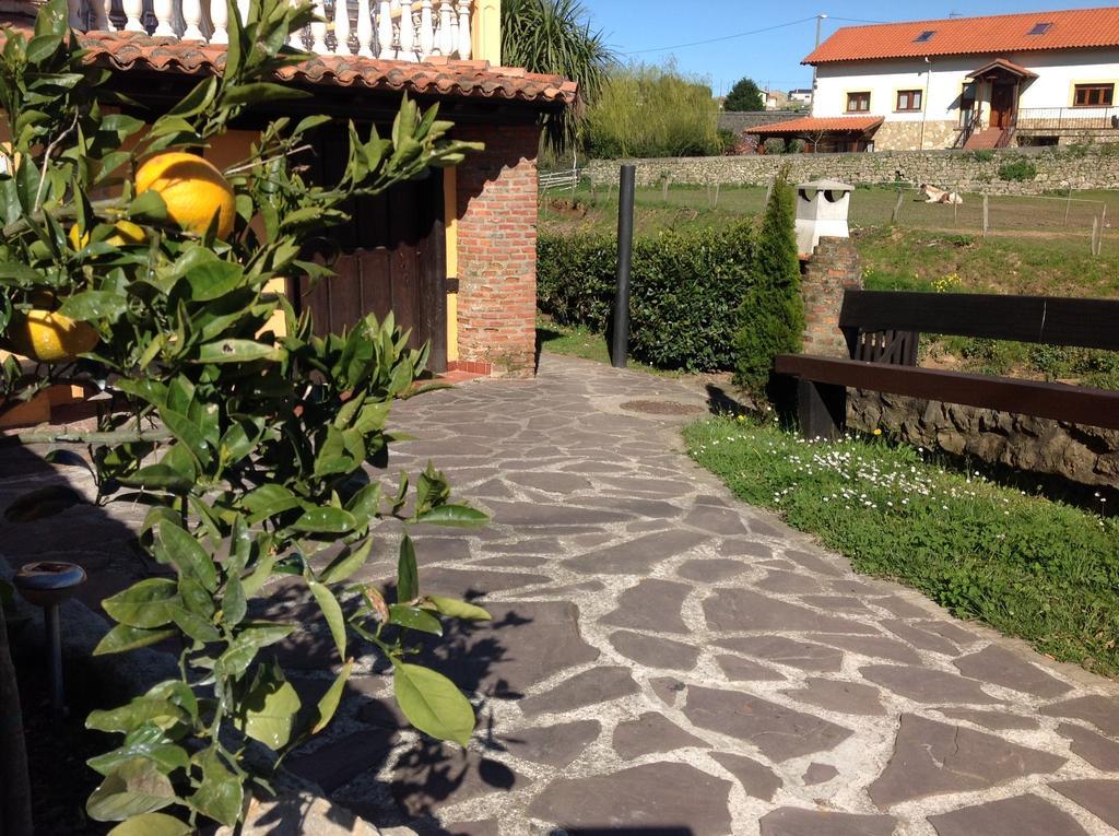 Trisileja En Puente Romano Toñanes 外观 照片